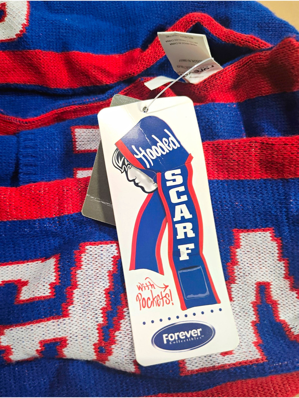 Forever Collectibles New York Giants NFL Hooded Scarf w/ Pockets Blue/Red/White
